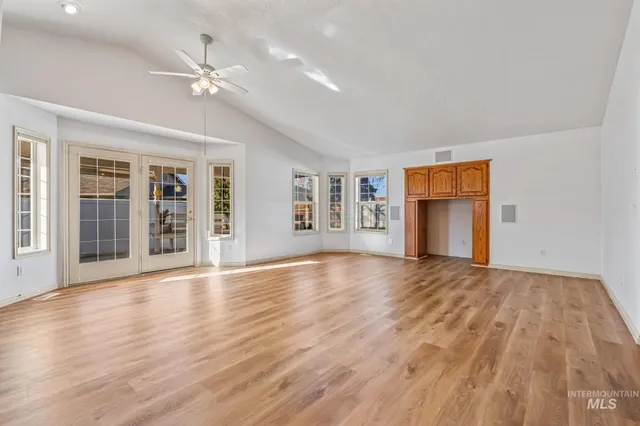 $334,900 | 710 West Benton Avenue, Nampa, ID 83651