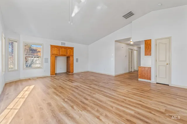 $334,900 | 710 West Benton Avenue, Nampa, ID 83651