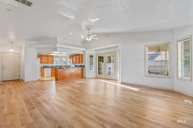 $334,900 | 710 West Benton Avenue, Nampa, ID 83651