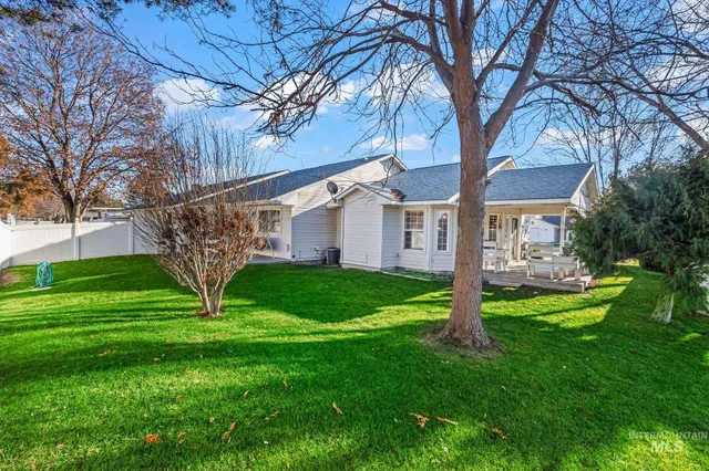 $334,900 | 710 West Benton Avenue, Nampa, ID 83651