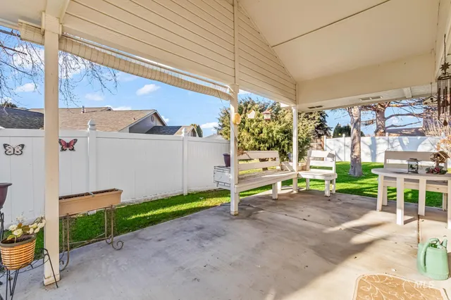 $334,900 | 710 West Benton Avenue, Nampa, ID 83651