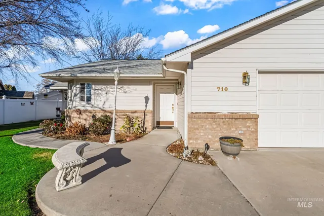 $334,900 | 710 West Benton Avenue, Nampa, ID 83651