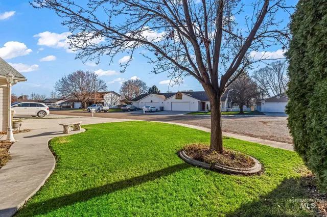 $334,900 | 710 West Benton Avenue, Nampa, ID 83651
