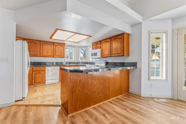 $334,900 | 710 West Benton Avenue, Nampa, ID 83651