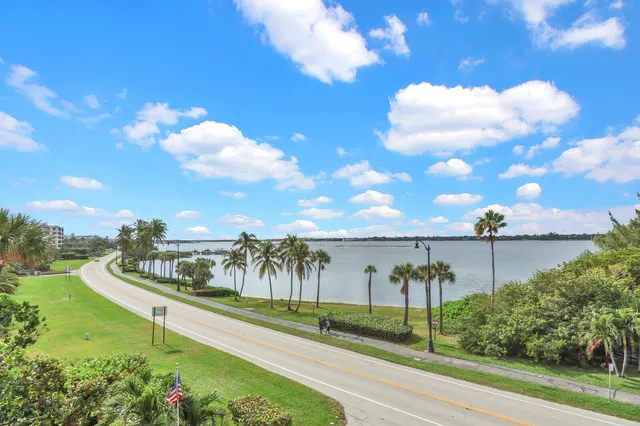 $325,000 | 3030 South Ocean Boulevard, Unit 332, Palm Beach, FL 33480