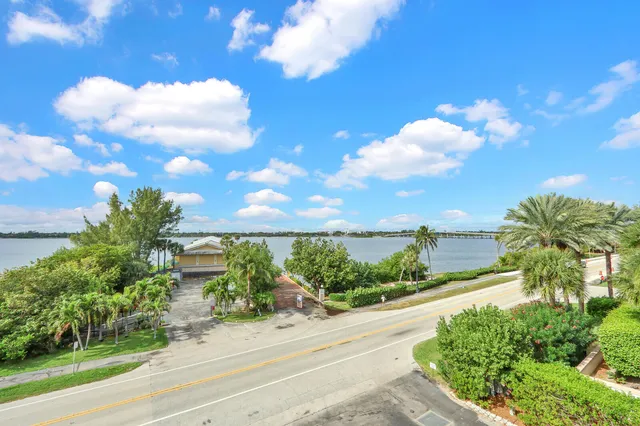 $325,000 | 3030 South Ocean Boulevard, Unit 332, Palm Beach, FL 33480