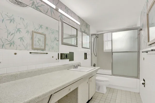 $325,000 | 3030 South Ocean Boulevard, Unit 332, Palm Beach, FL 33480