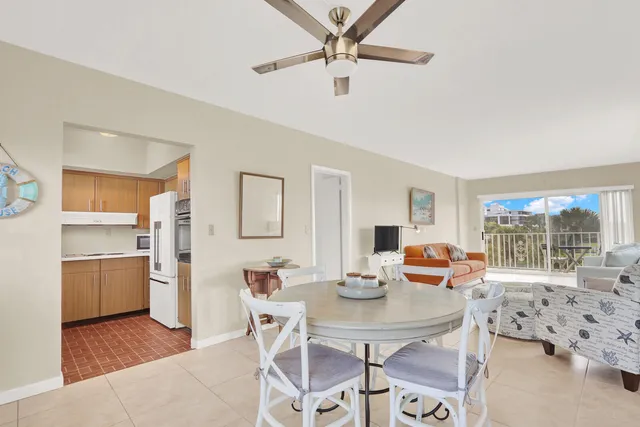 $325,000 | 3030 South Ocean Boulevard, Unit 332, Palm Beach, FL 33480