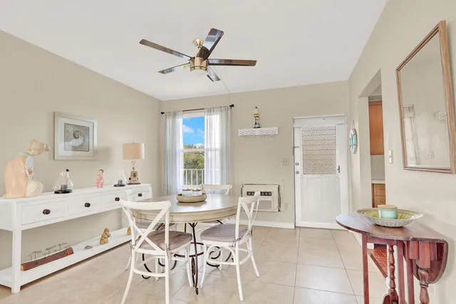 $325,000 | 3030 South Ocean Boulevard, Unit 332, Palm Beach, FL 33480