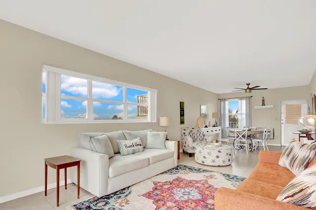 $325,000 | 3030 South Ocean Boulevard, Unit 332, Palm Beach, FL 33480