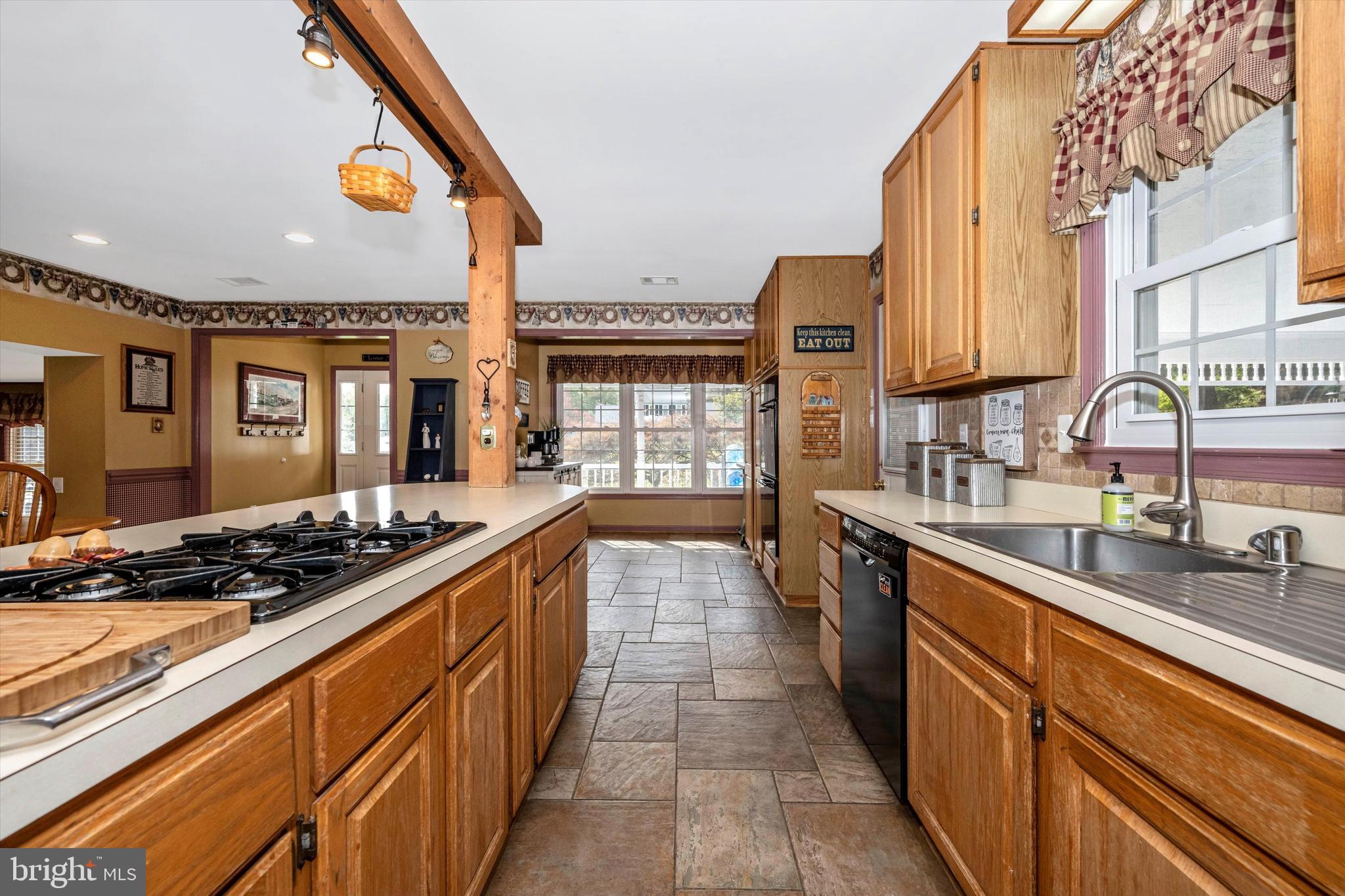 25125 Seneca View Court Gaithersburg, MD 20882 - Photo 10 of 64