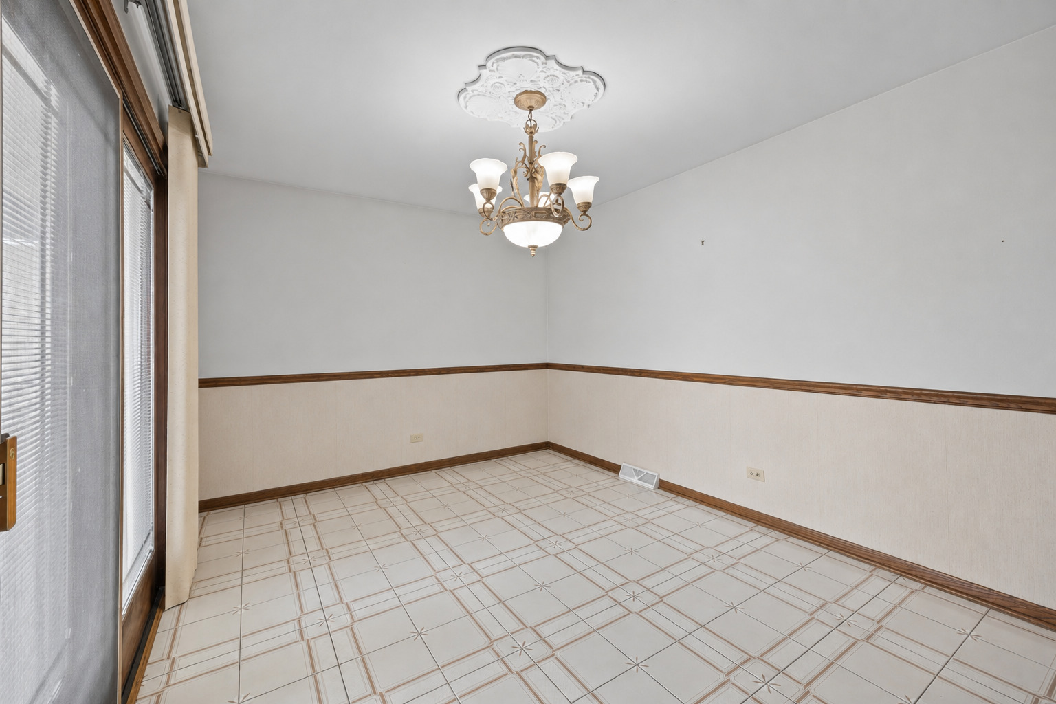 1012 Courtland Avenue Park Ridge, IL 60068 - Photo 8 of 31