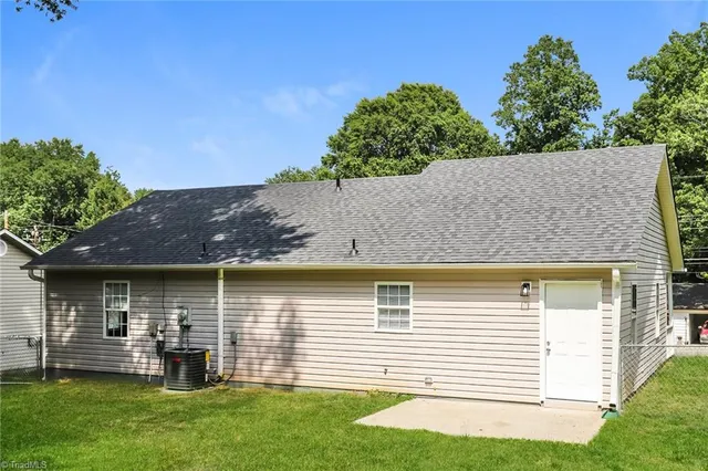 $1,680 | 3350 Rosemont Avenue, Winston-Salem, NC 27127