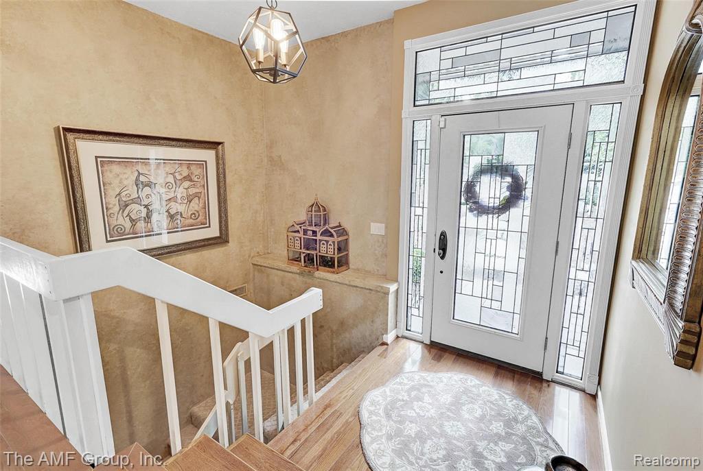 2695 Dutton Road Rochester Hills, MI 48306 - Photo 17 of 41