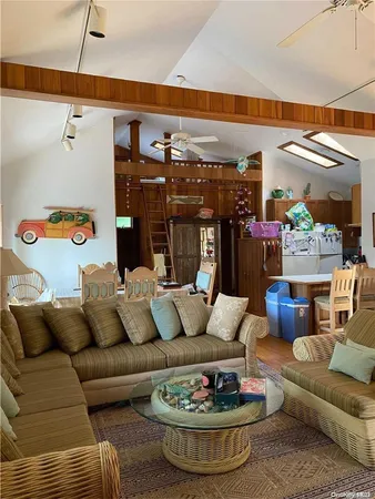 $40,000 | 373 Dehnhoff Walk, Ocean Beach, NY 11770