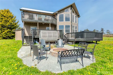 $895,000 | 26987 Highway 20, Oak Harbor, WA 98277