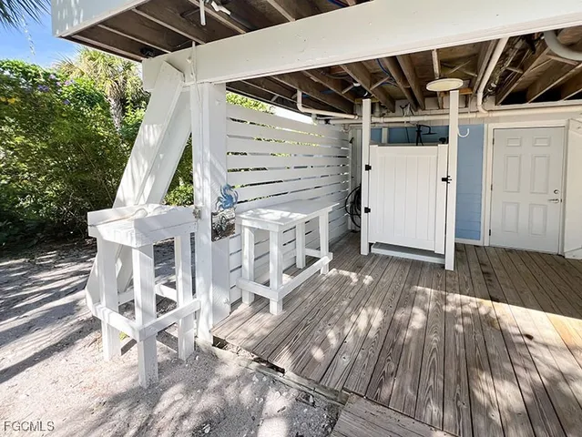 $684,900 | 4561 Smugglers Drive, Upper Captiva, FL 33924