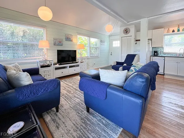 $684,900 | 4561 Smugglers Drive, Upper Captiva, FL 33924