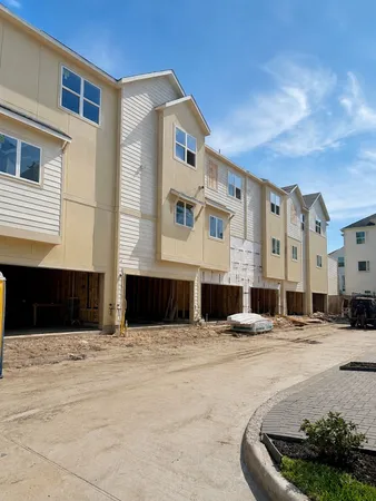 $439,000 | 6382 Paddington Bnd Drive, Houston, TX 77008