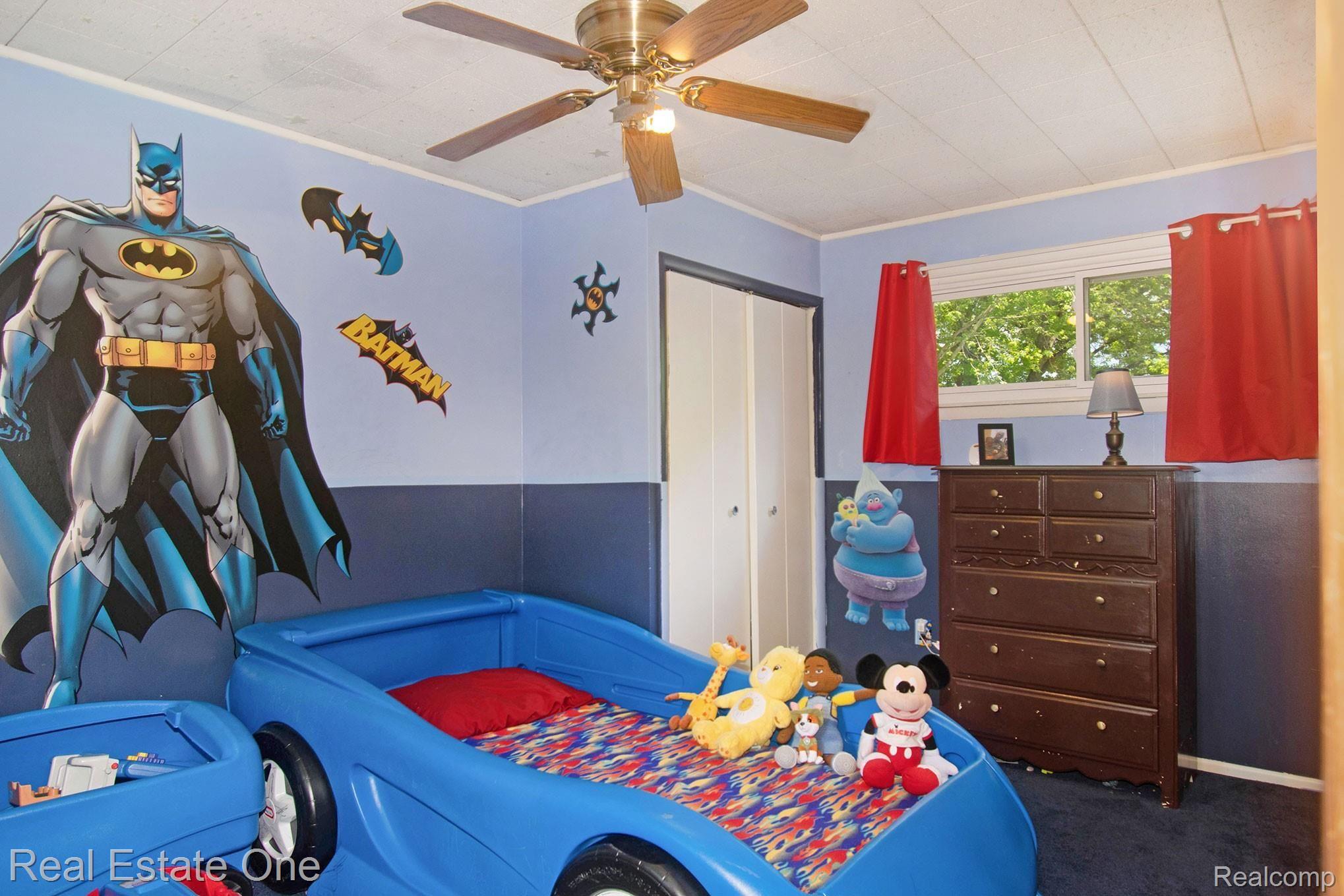 24327 Roxana Avenue Eastpointe, MI 48021 - Photo 20 of 32 20 Bedroom.jpg