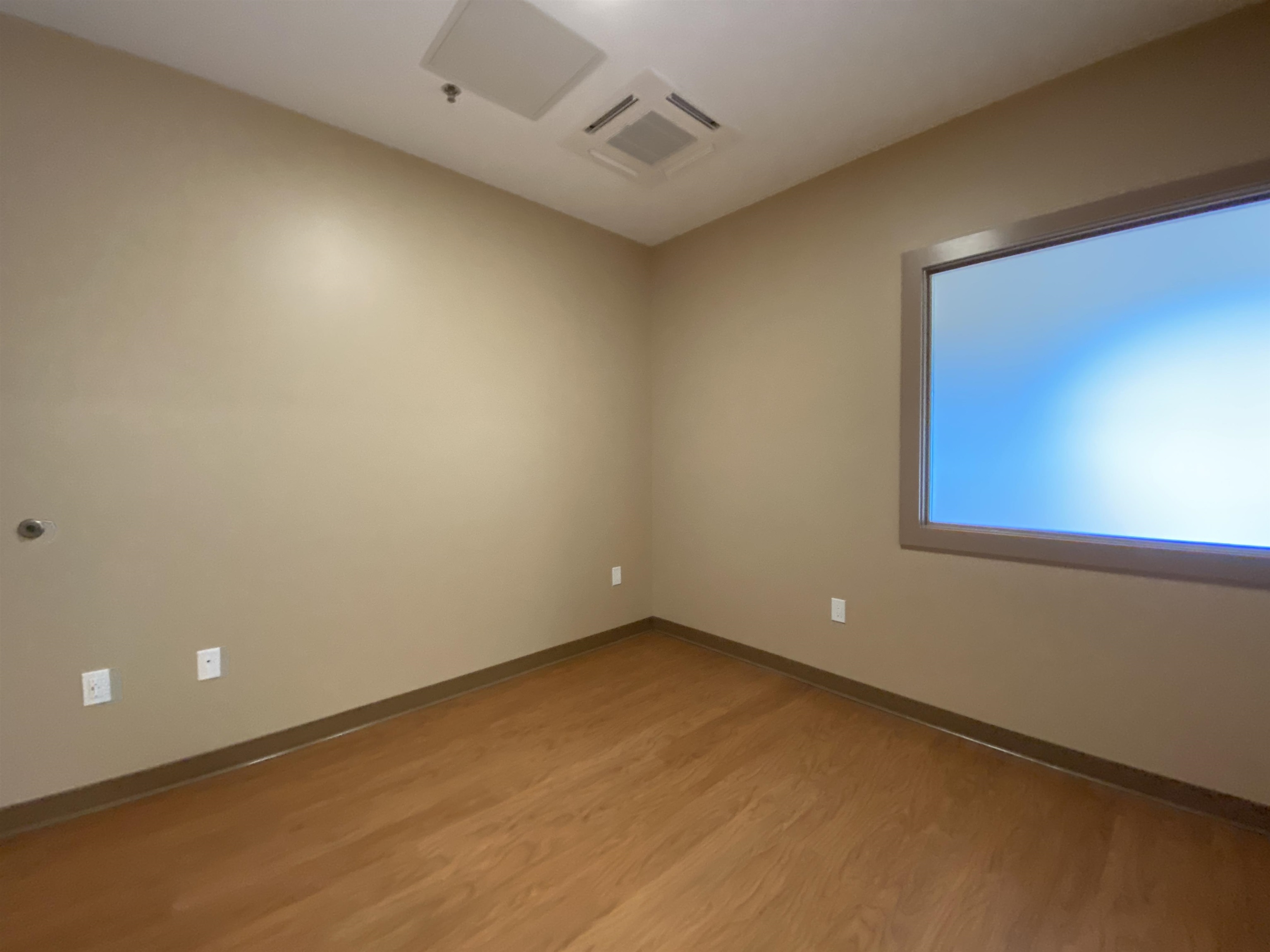 83 Hanover Street, Unit 405 Manchester, NH 03101 - Photo 20 of 37