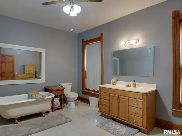 $194,900 | 1604 State Street, Quincy, IL 62301