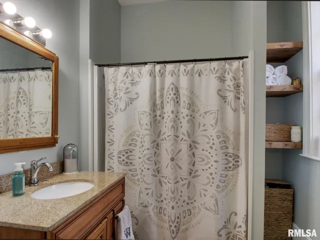 $194,900 | 1604 State Street, Quincy, IL 62301