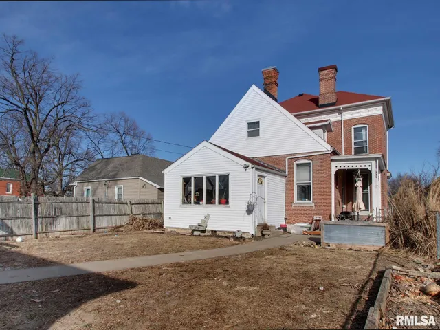 $194,900 | 1604 State Street, Quincy, IL 62301