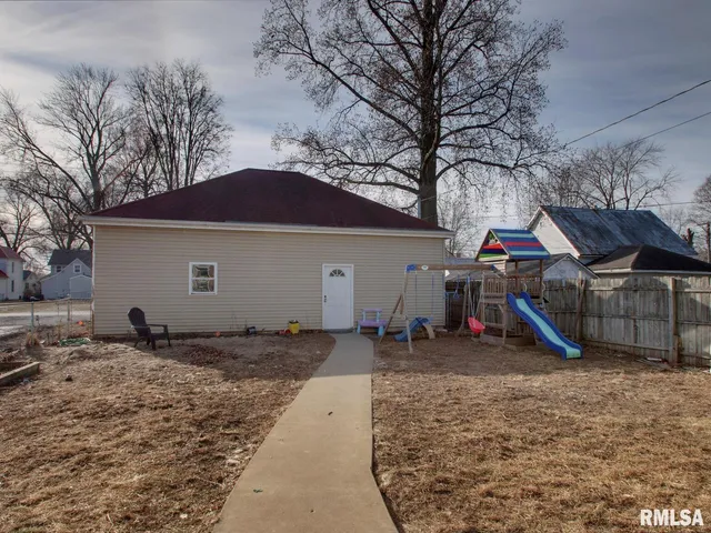 $194,900 | 1604 State Street, Quincy, IL 62301