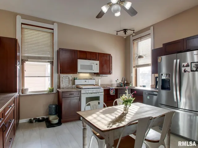 $194,900 | 1604 State Street, Quincy, IL 62301