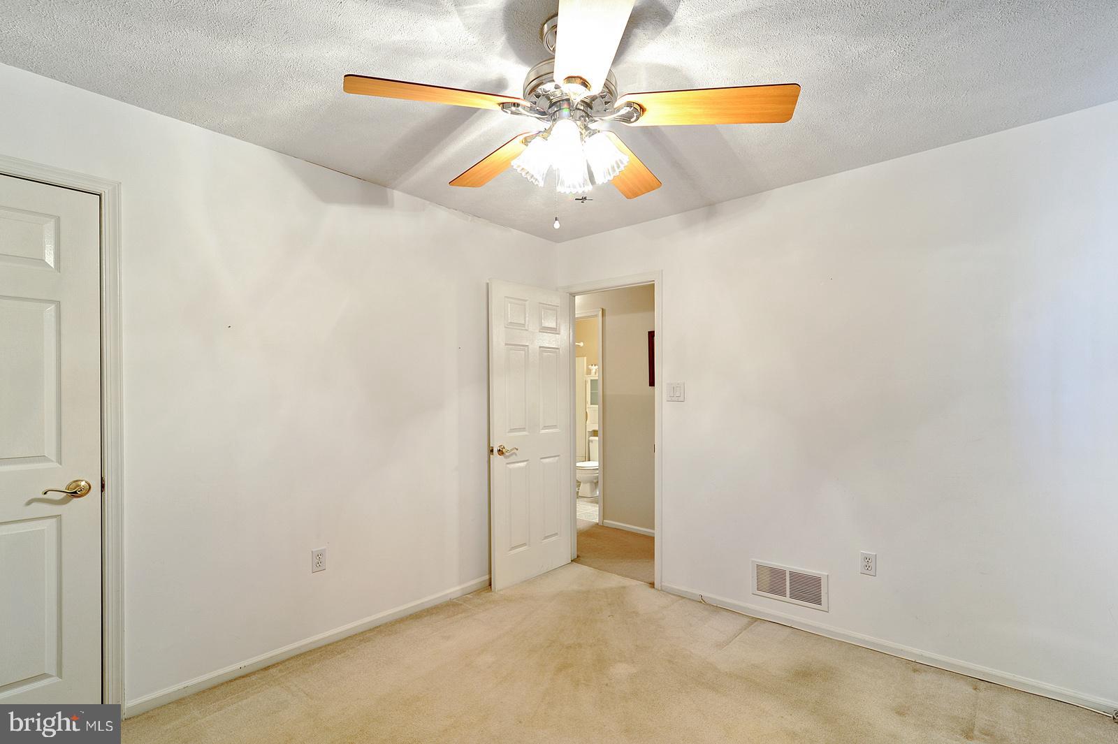 61 Charles Drive New Castle, DE 19720 - Photo 17 of 28