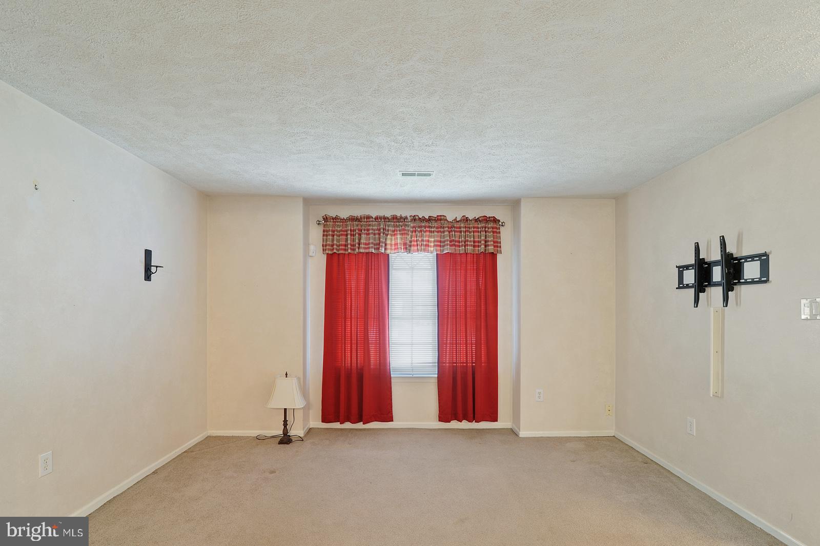 61 Charles Drive New Castle, DE 19720 - Photo 4 of 28