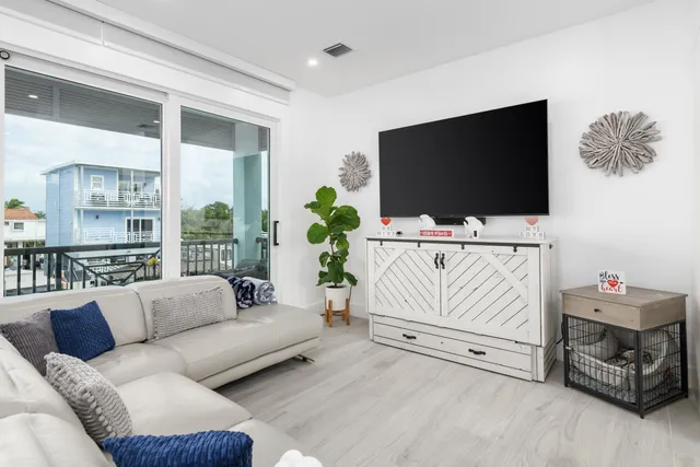 $1,149,000 | 6099 Overseas Highway, Unit 83W, Marathon, FL 33050