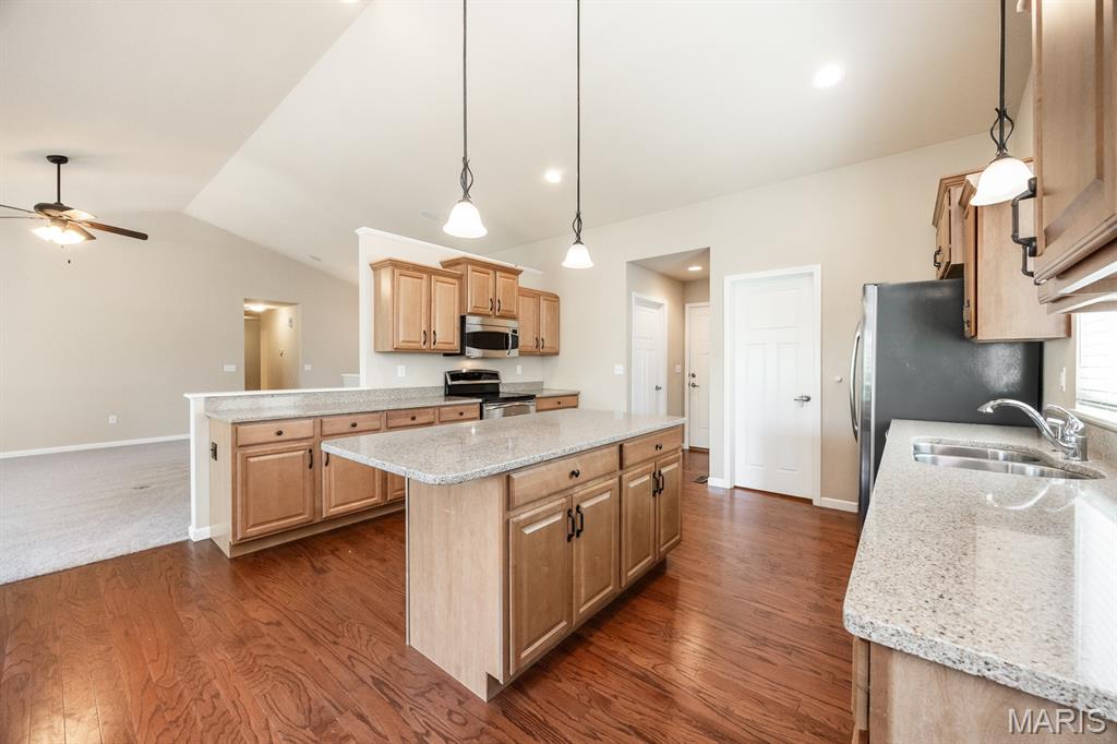 1411 Sauk Trail O'Fallon, IL 62269 - Photo 10 of 36