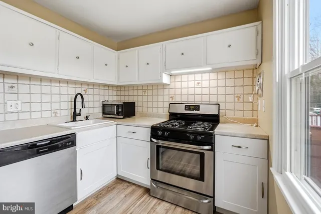 $2,200 | 11 Dunnett Court, Unit 4F, Baltimore, MD 21236