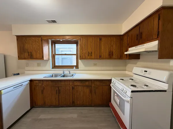 $2,200 | 6323 West Fullerton Avenue, Unit 2, Chicago, IL 60639