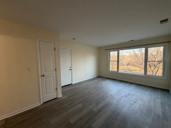 $2,200 | 6323 West Fullerton Avenue, Unit 2, Chicago, IL 60639