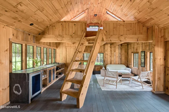 $3,500,000 | 14 Sullivan Road, Sandisfield, MA 01255