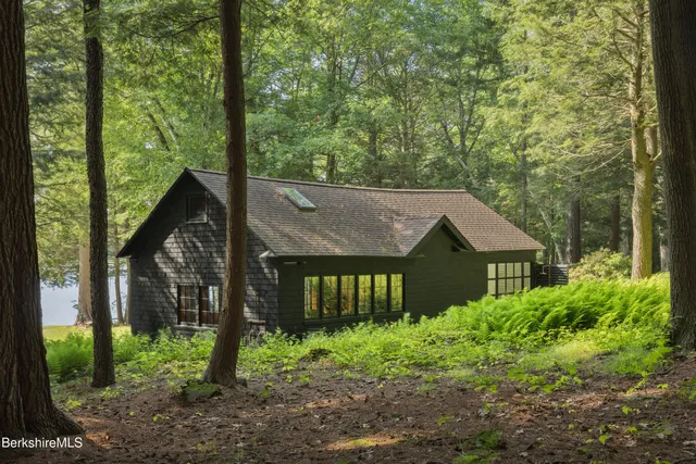 $3,500,000 | 14 Sullivan Road, Sandisfield, MA 01255