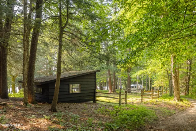 $3,500,000 | 14 Sullivan Road, Sandisfield, MA 01255