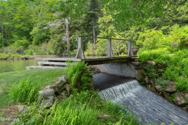 $3,500,000 | 14 Sullivan Road, Sandisfield, MA 01255