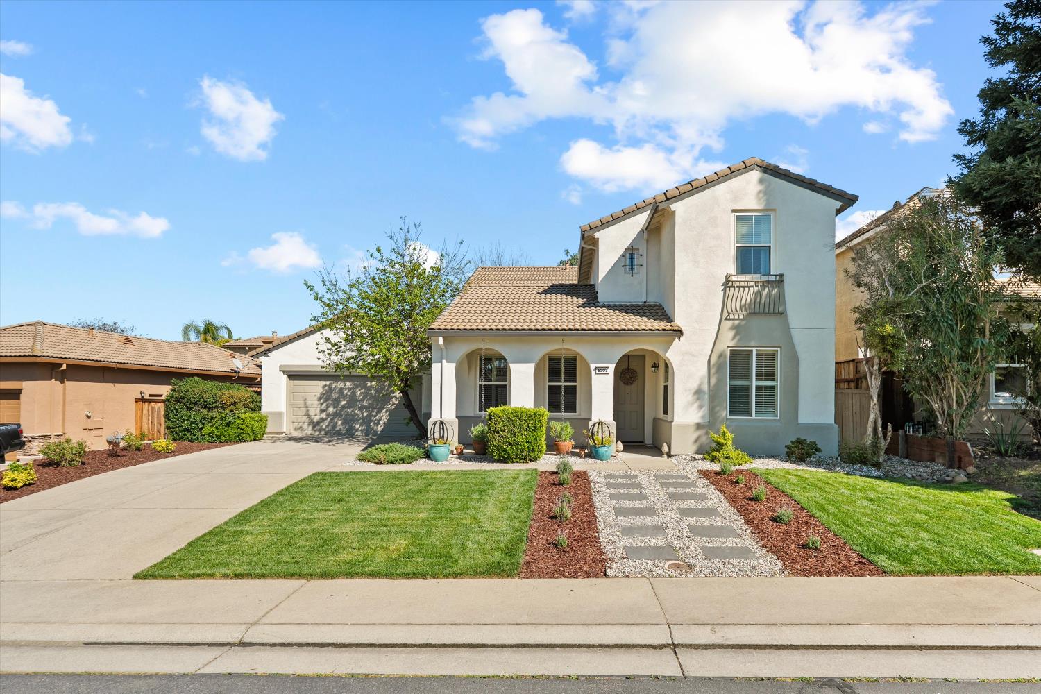 6503 Turnstone Way Rocklin, CA 95765 - Photo 2 of 42 a front view of a house with garage