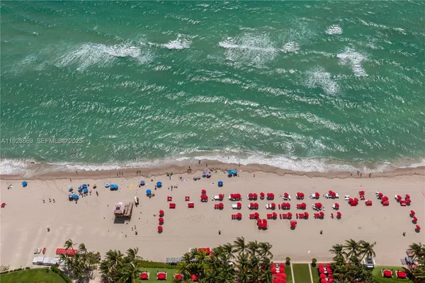 $9,999,998 | 17875 Collins Avenue, Unit PH4701, Sunny Isles Beach, FL 33160