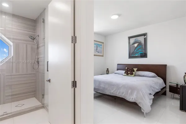 $9,999,998 | 17875 Collins Avenue, Unit PH4701, Sunny Isles Beach, FL 33160