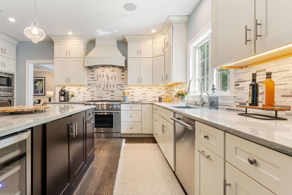 28 Old Farm Road Needham, MA 02492 - Photo 13 of 41