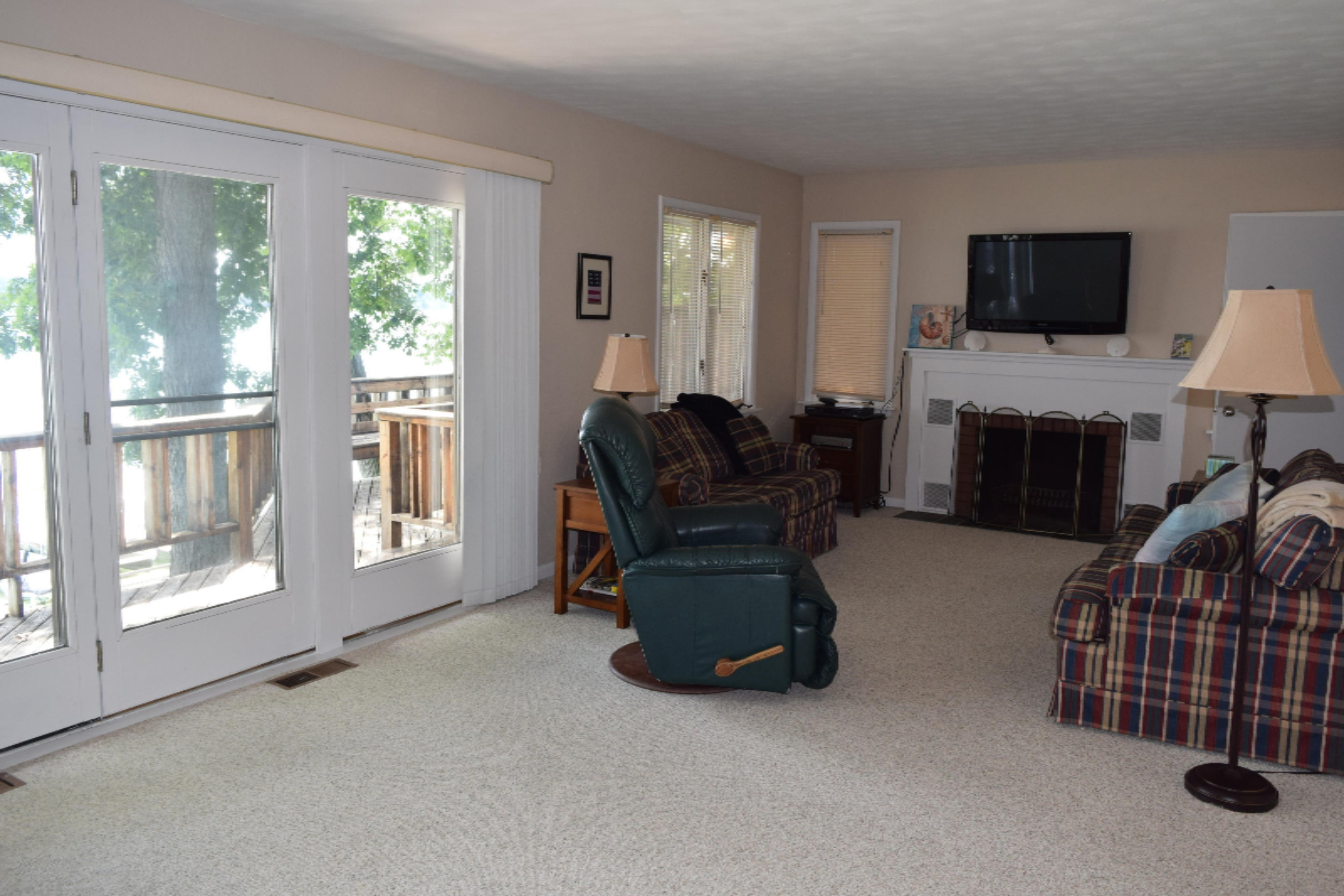 68079 Edgewater Beach Road White Pigeon, MI 49099 - Photo 7 of 29 Living room