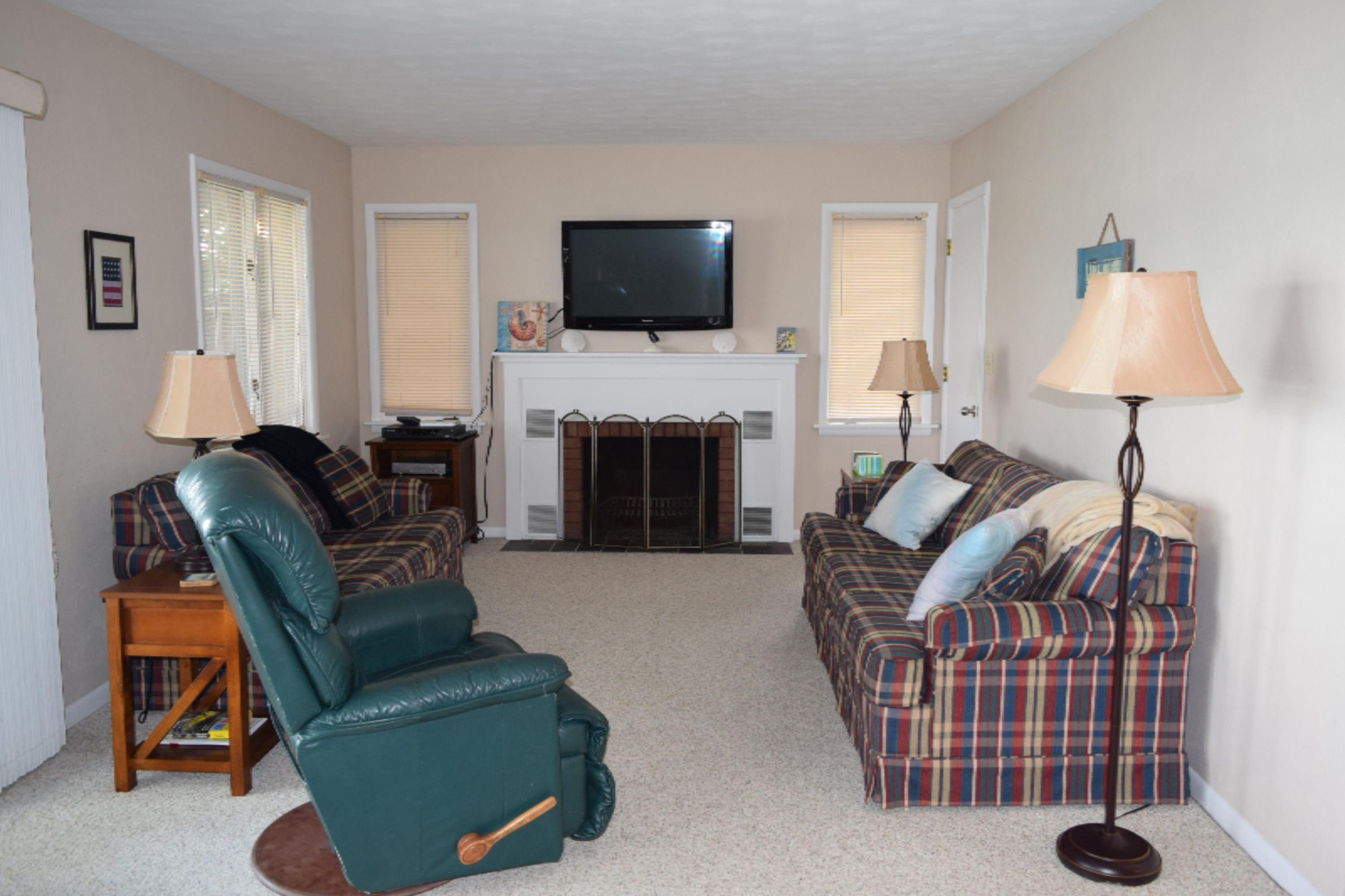68079 Edgewater Beach Road White Pigeon, MI 49099 - Photo 8 of 29 Living room
