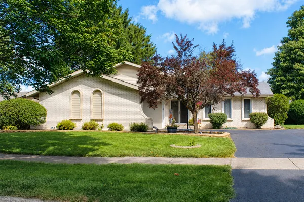 $375,000 | 617 Melrose Lane, Beecher, IL 60401
