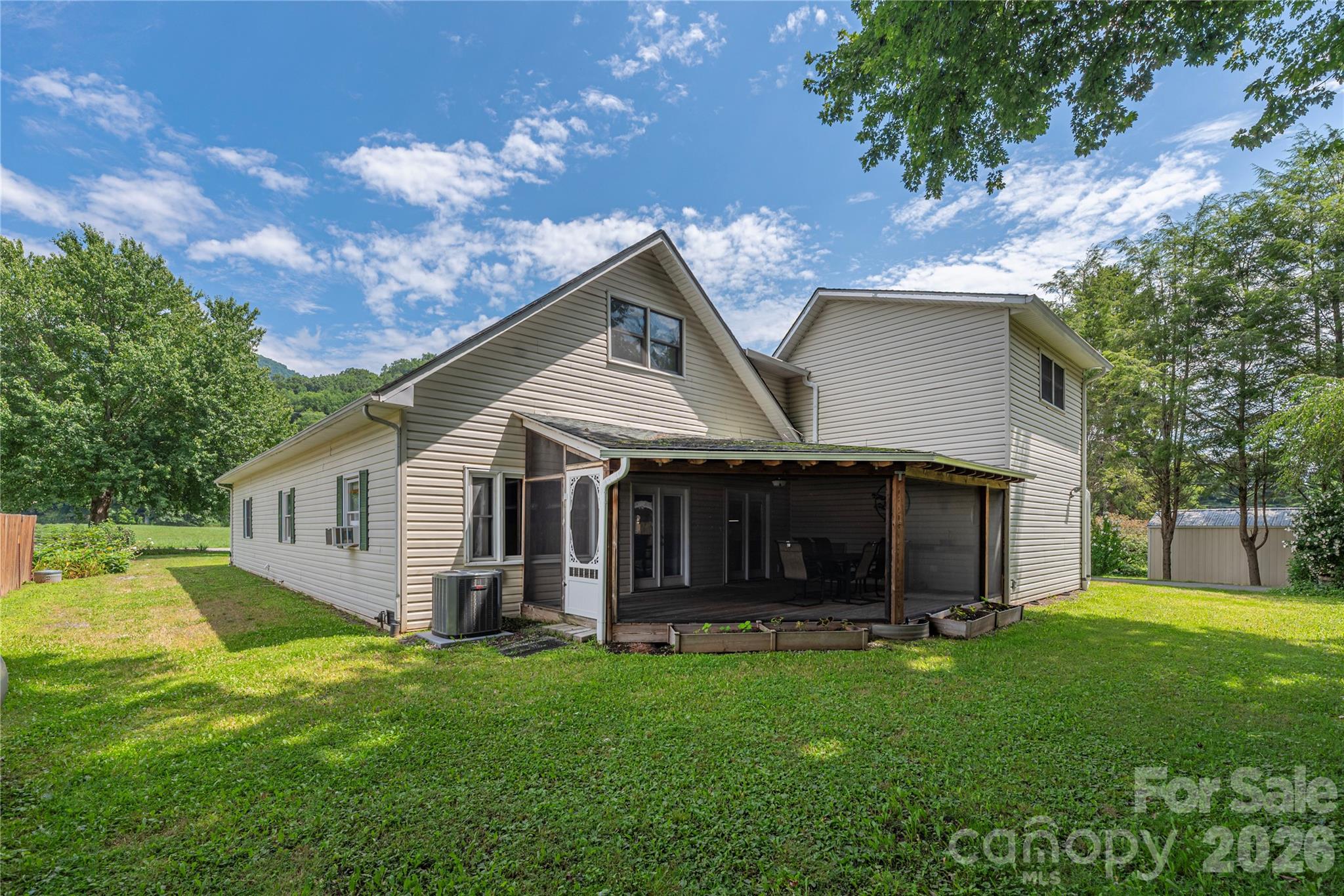 1075 Moody Farm Road Maggie Valley, NC 28751 - Photo 4 of 37