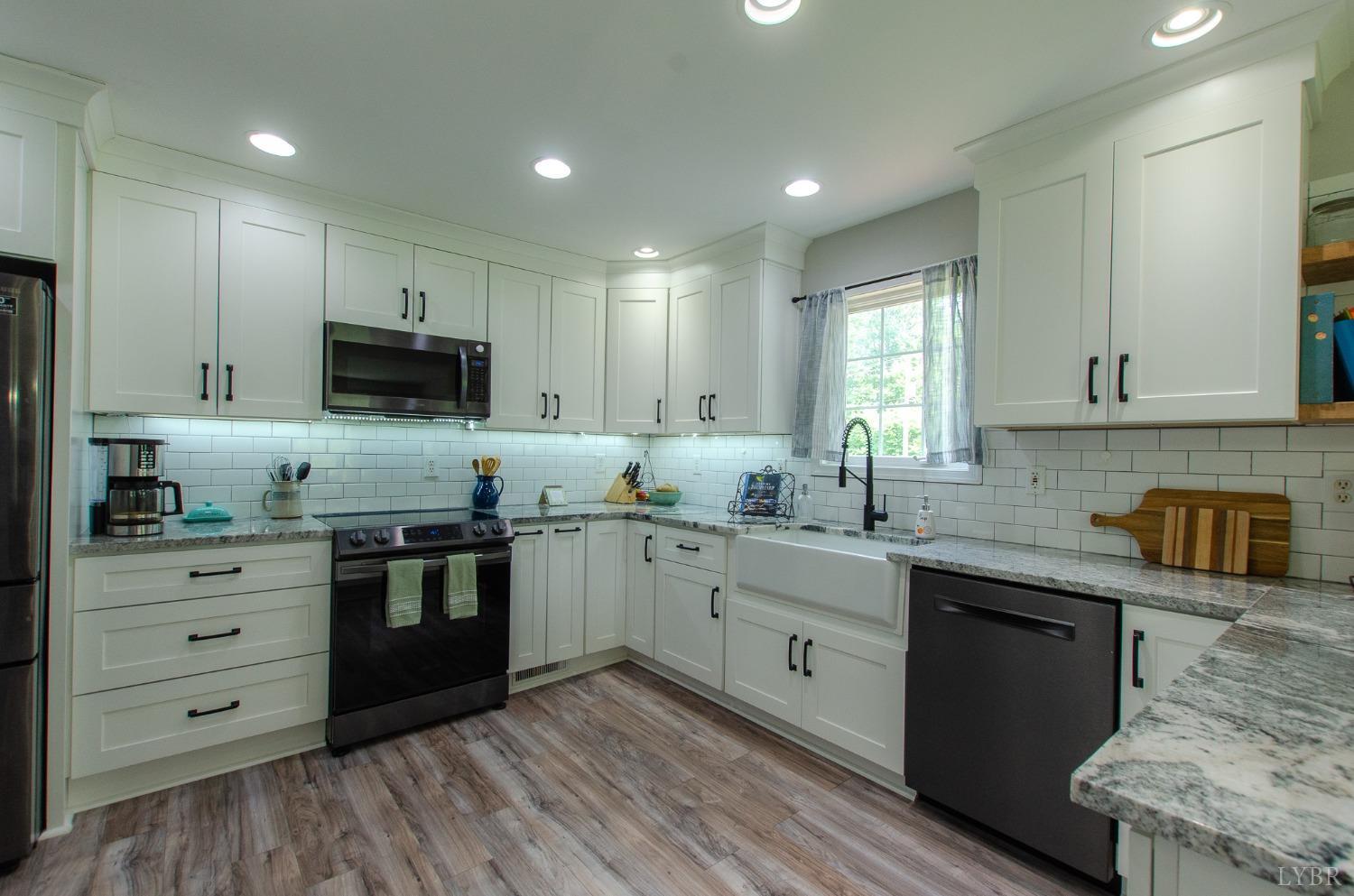 5255 Everett Road Forest, VA 24551 - Photo 5 of 48 Gallery Image 5